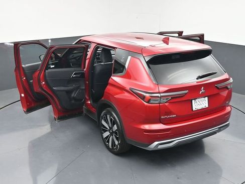 Used 2025 Mitsubishi Outlander SE FWD image 44