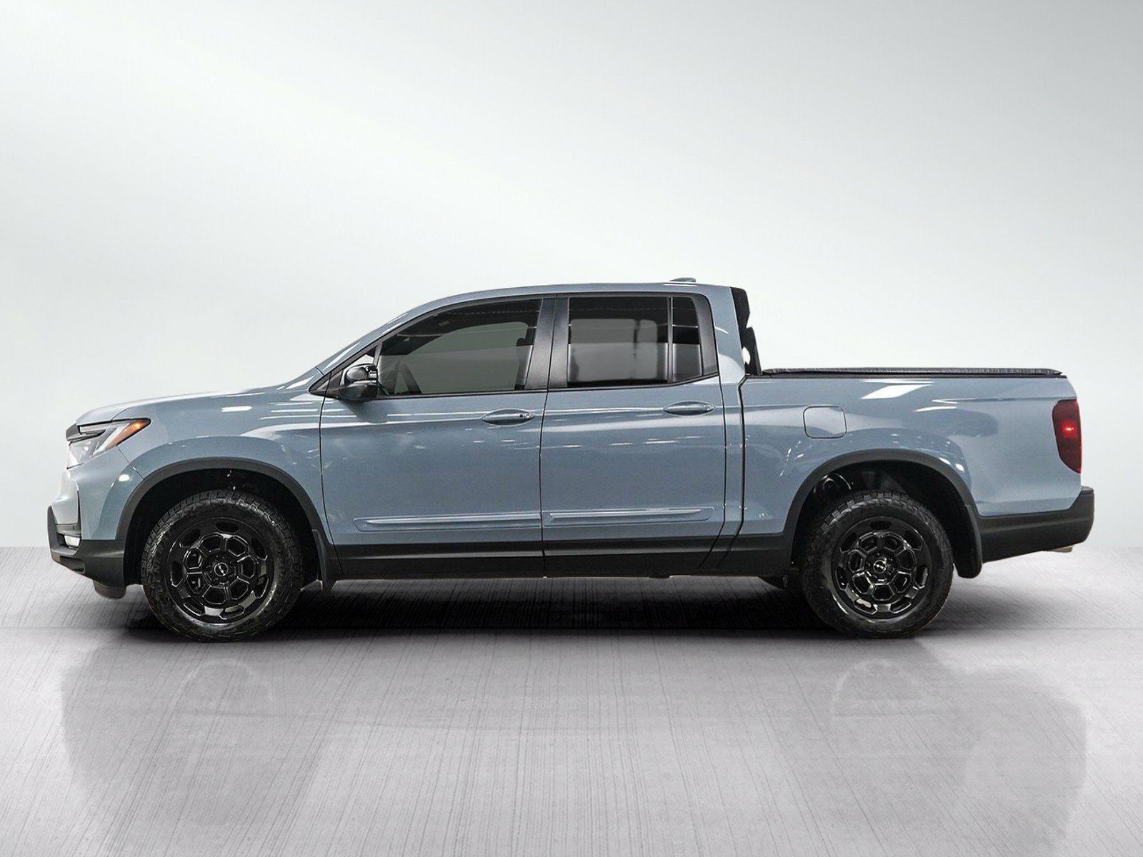 Used 2025 Honda Ridgeline TrailSport+ image 2