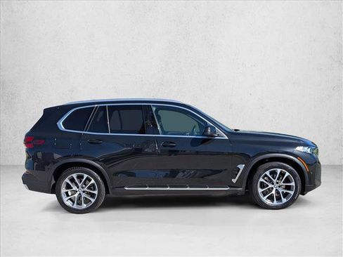 Used 2025 BMW X5 xDrive40i AWD/4WD image 4