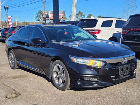 Used 2018 Honda Accord EX image 12