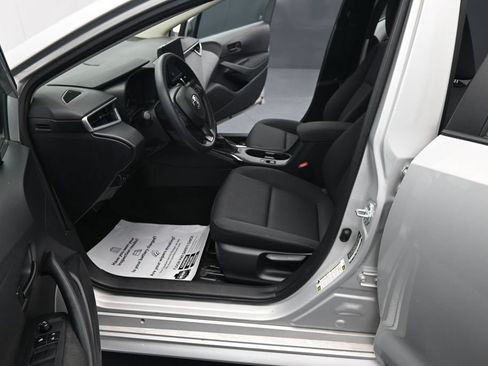 Used 2023 Toyota Corolla LE FWD image 17