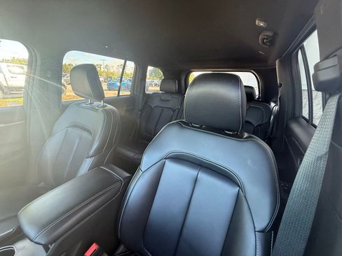 Certified 2025 Jeep Grand Cherokee Limited w/ Black Appearance Package image 24