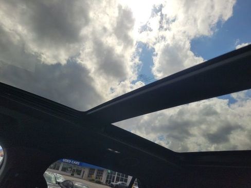 Used 2020 Ford Explorer XLT w/ Equipment Group 202A AWD/4WD image 28