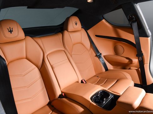 Used 2014 Maserati GranTurismo MC RWD image 27