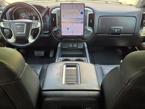 Used 2019 GMC Sierra 2500 Denali w/ Duramax Plus Package AWD/4WD image 16
