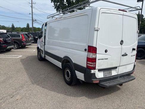Used 2014 Freightliner Sprinter 2500 RWD image 13