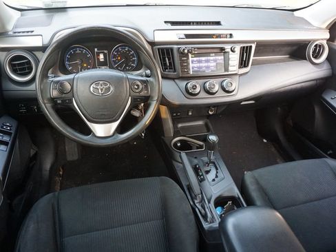 Used 2018 Toyota RAV4 LE FWD image 11