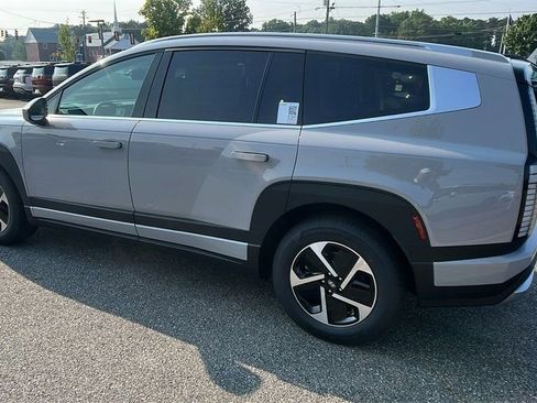 New 2026 Hyundai Ioniq 9 SE image 5