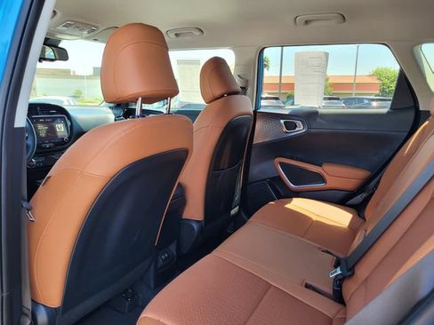 Certified 2025 Kia Soul EX FWD image 16