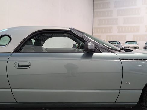 Used 2004 Ford Thunderbird Pacific Coast RWD image 39