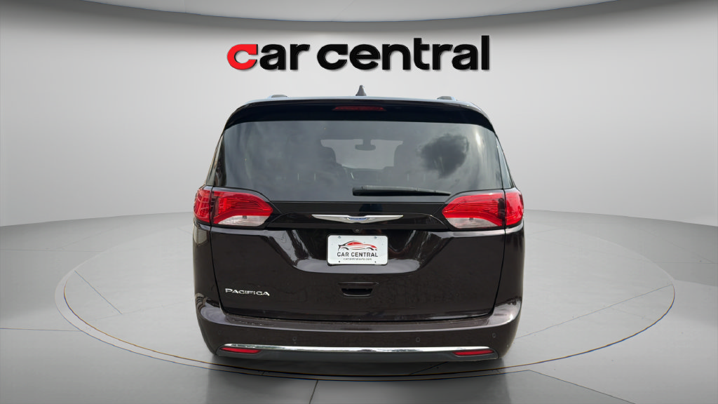 Used 2018 Chrysler Pacifica Touring-L FWD image 5