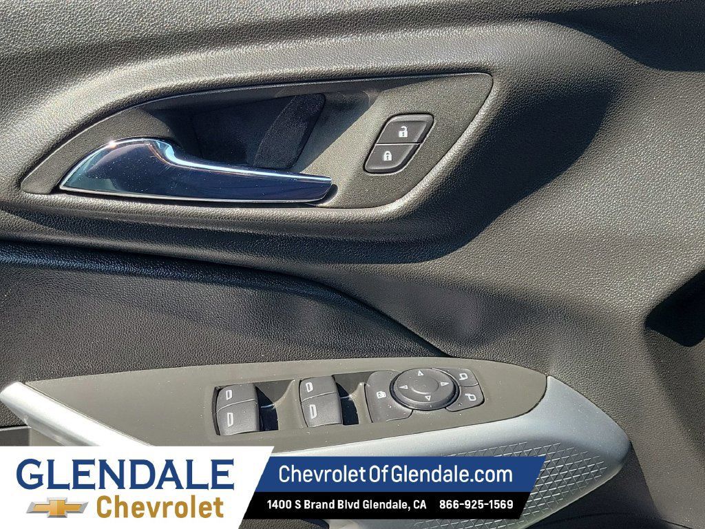 Used 2024 Chevrolet Trax RS w/ Driver Confidence Package FWD image 22