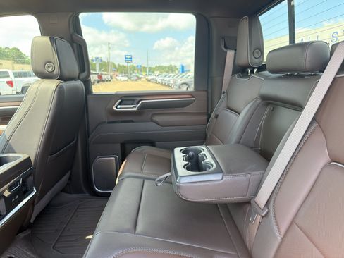 Used 2025 GMC Sierra 2500 Denali w/ Denali Reserve Package AWD/4WD image 22