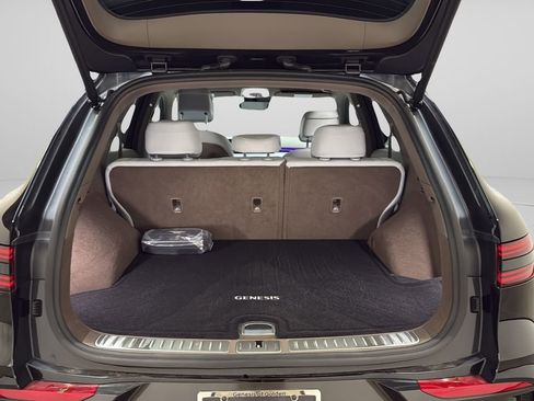 Certified 2026 Genesis GV70 2.5T Advanced AWD/4WD image 20