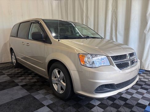 Used 2013 Dodge Grand Caravan SE FWD image 3