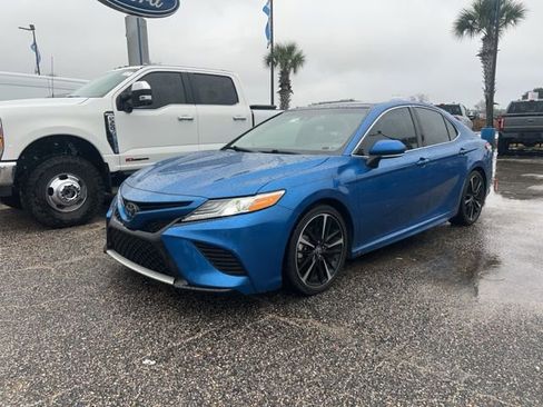 Used 2020 Toyota Camry XSE image 8