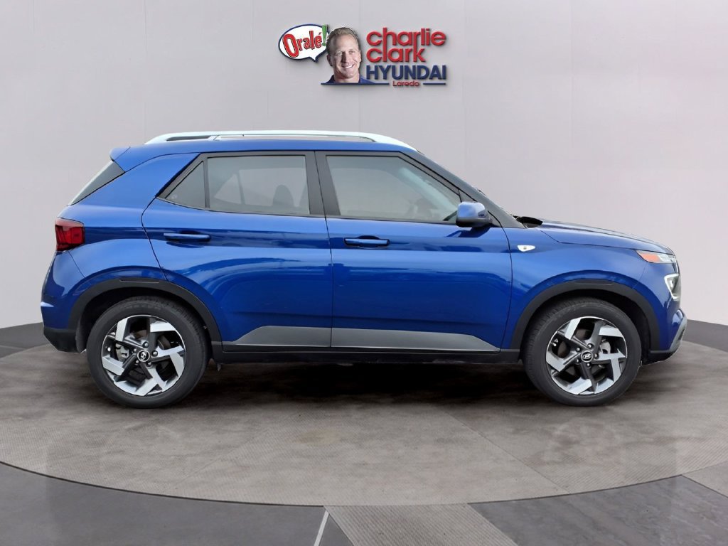 Used 2025 Hyundai Venue Limited FWD image 6