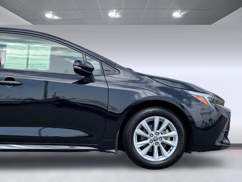 Used 2025 Toyota Corolla SE w/ SE Package FWD image 34