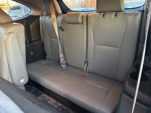 Used 2022 Toyota Highlander Limited image 11