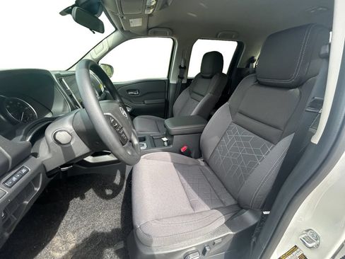 New 2026 Nissan Frontier SV w/ Tow Package AWD/4WD image 10