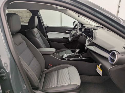 New 2026 Chevrolet Trax LT w/ Driver Confidence Package FWD image 22