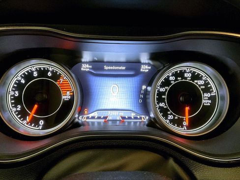 Used 2019 Jeep Cherokee Limited image 19