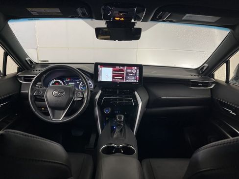 Used 2022 Toyota Venza Limited image 32