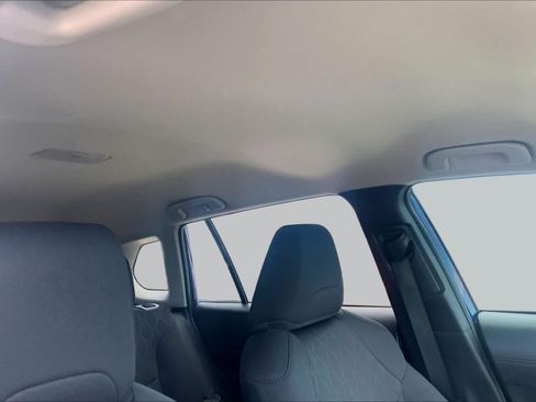 Used 2024 Toyota Corolla Cross LE FWD image 14
