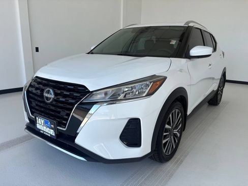 Used 2023 Nissan Kicks SV FWD image 13