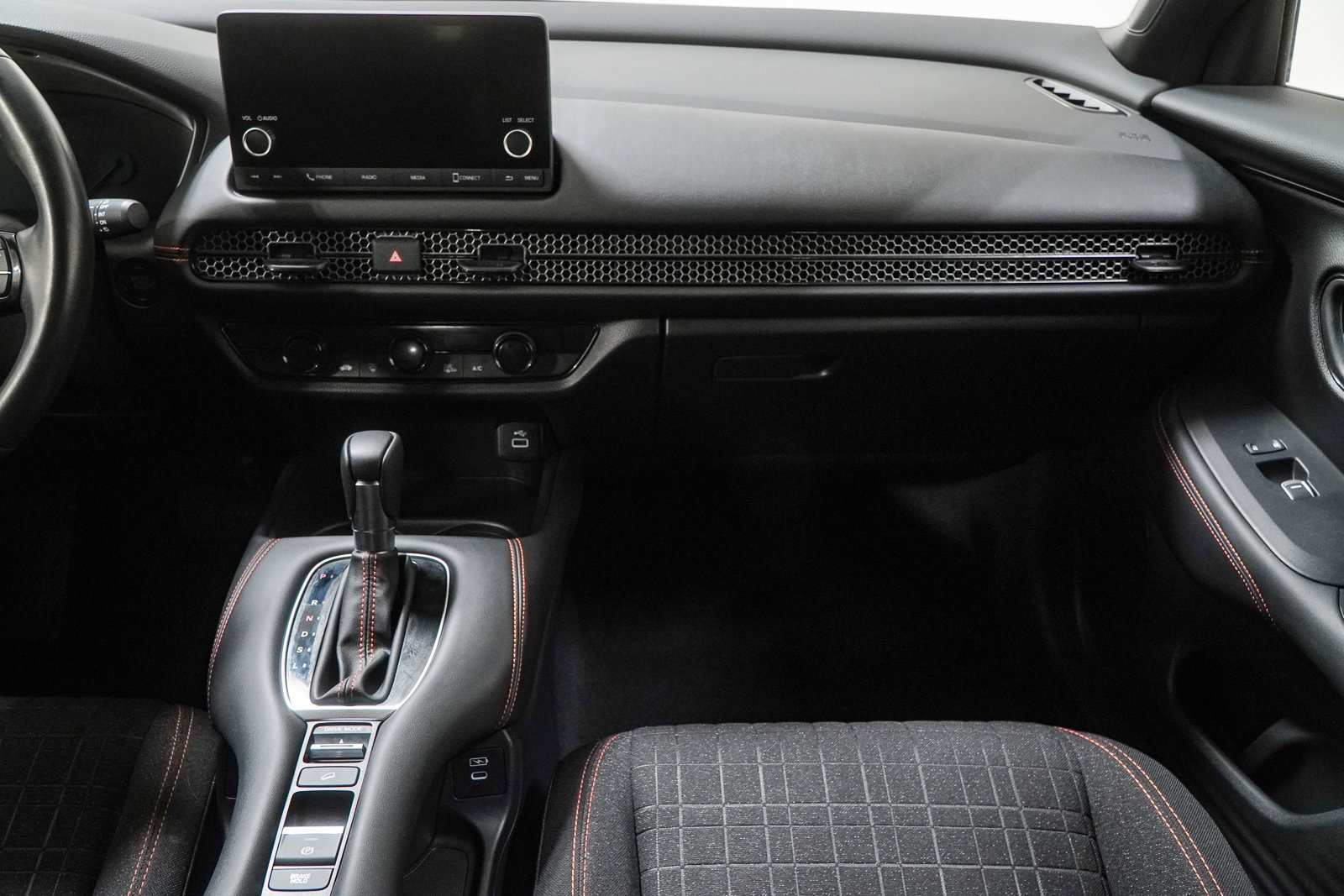 Certified 2024 Honda HR-V Sport image 30