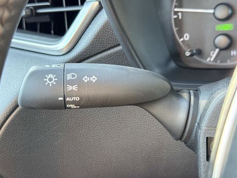 Used 2024 Toyota Corolla Cross SE image 10