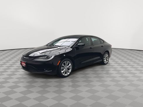 Used 2015 Chrysler 200 S FWD image 29