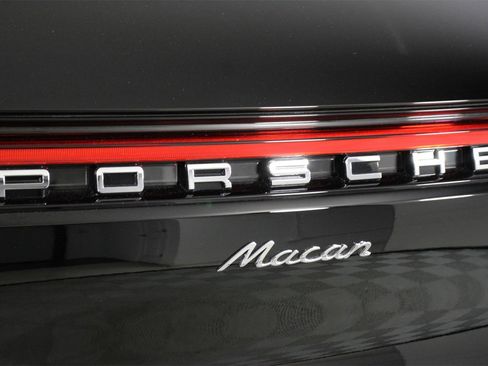 Used 2025 Porsche Macan image 22