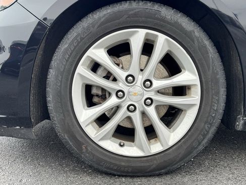 Used 2017 Chevrolet Malibu LT image 8