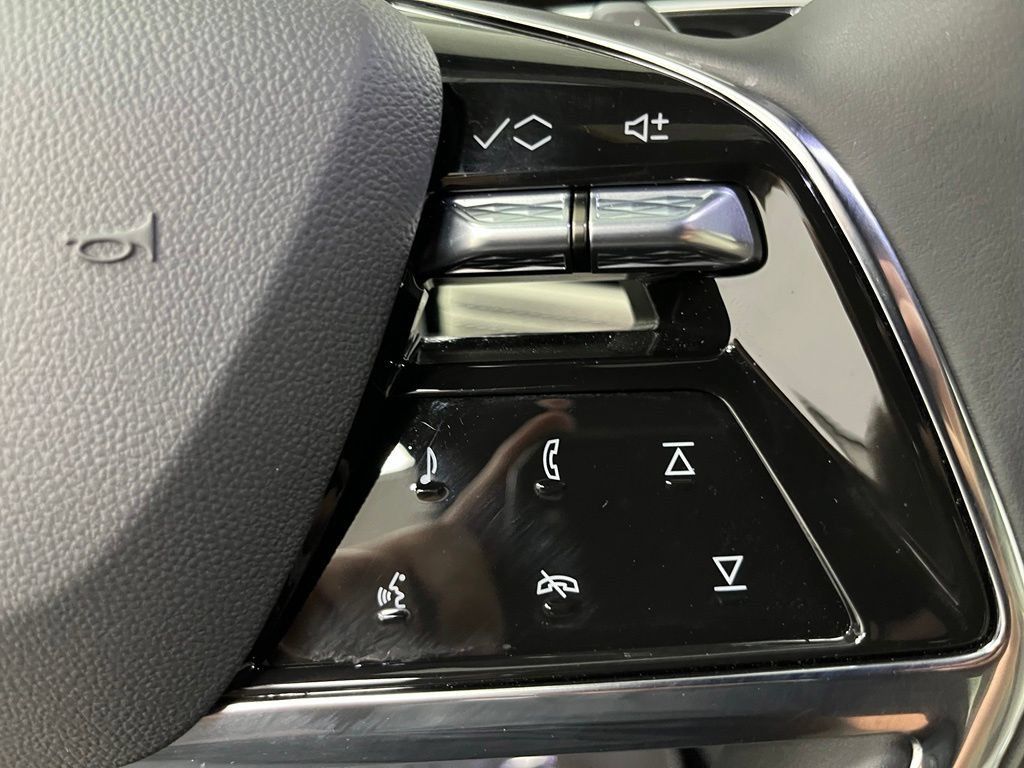 Used 2026 Cadillac Escalade Sport AWD/4WD image 30