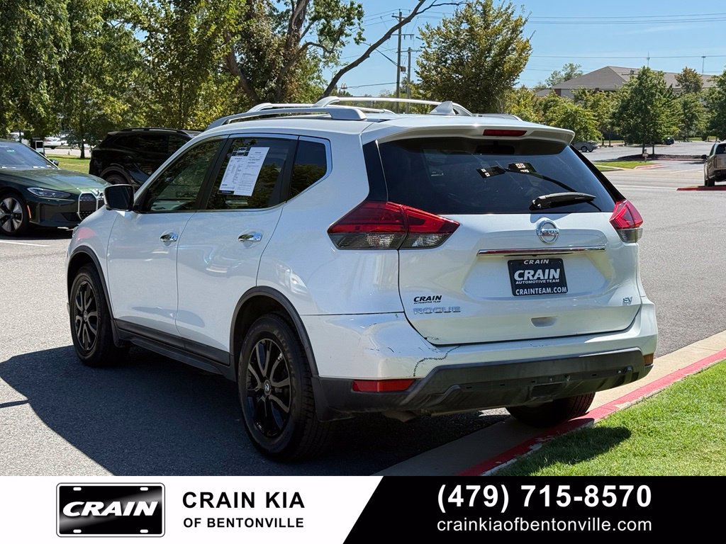 Used 2017 Nissan Rogue SV w/ SV Premium Package FWD image 5