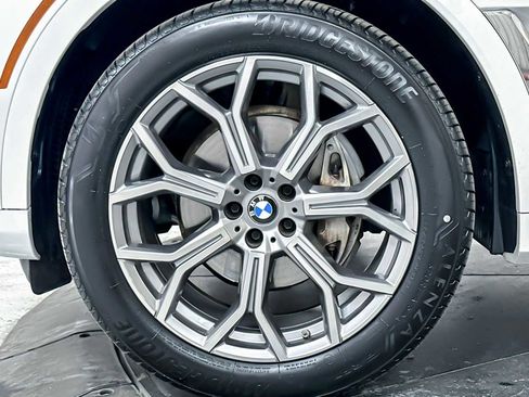 Used 2022 BMW X7 xDrive40i w/ Premium Package image 27