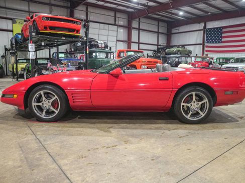 Used 1991 Chevrolet Corvette Convertible image 4
