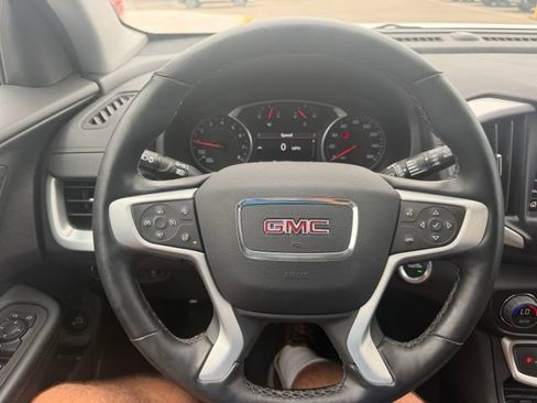 Used 2024 GMC Terrain SLT AWD/4WD image 17
