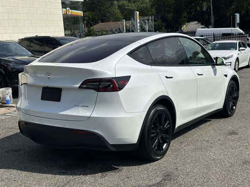 Used 2021 Tesla Model Y Long Range AWD/4WD image 3