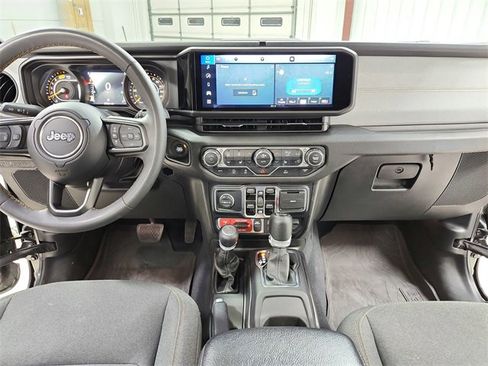Used 2024 Jeep Wrangler Willys image 23