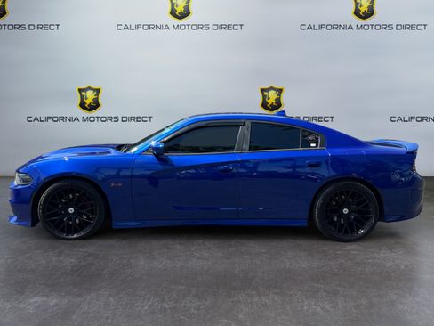 Used 2019 Dodge Charger R/T w/ Plus Group RWD image 2