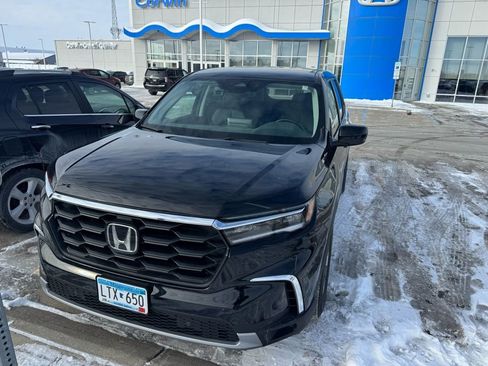 Used 2024 Honda Pilot EX-L image 11