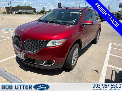 Used 2013 Lincoln MKX FWD image 1