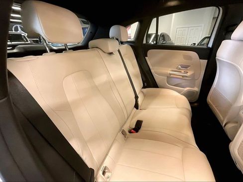 Certified 2025 Mercedes-Benz GLA 250 4MATIC image 19