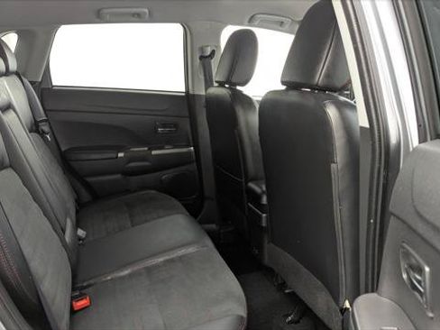 Used 2025 Mitsubishi Outlander Sport SE AWD/4WD image 19