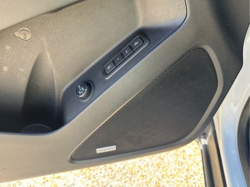 Used 2023 Chevrolet Equinox Premier FWD image 21