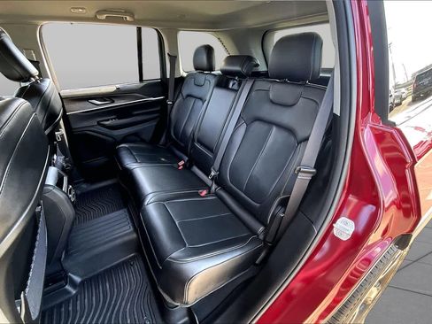 Used 2023 Jeep Grand Cherokee Limited w/ Luxury Tech Group II AWD/4WD image 21