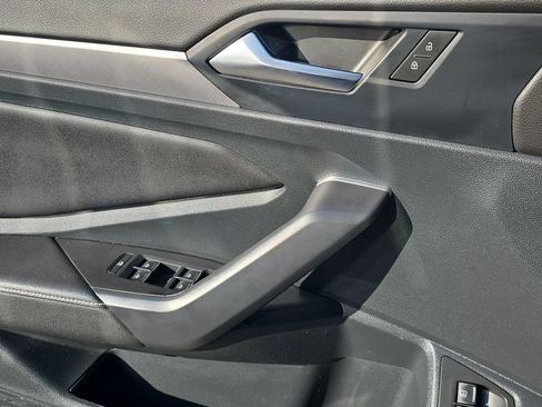 Certified 2024 Volkswagen Jetta SE FWD image 19