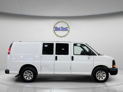 Used 2011 Chevrolet Express 1500 RWD image 7